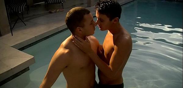  Twink Damon Archer drinks piss analled after BJ in pool
